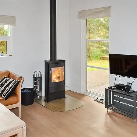 Three-bedroom Holiday In * Hals